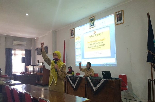 Rapat Dinas Informasi Program Wali Kelas Rapat Dinas Informasi Program Wali Kelas